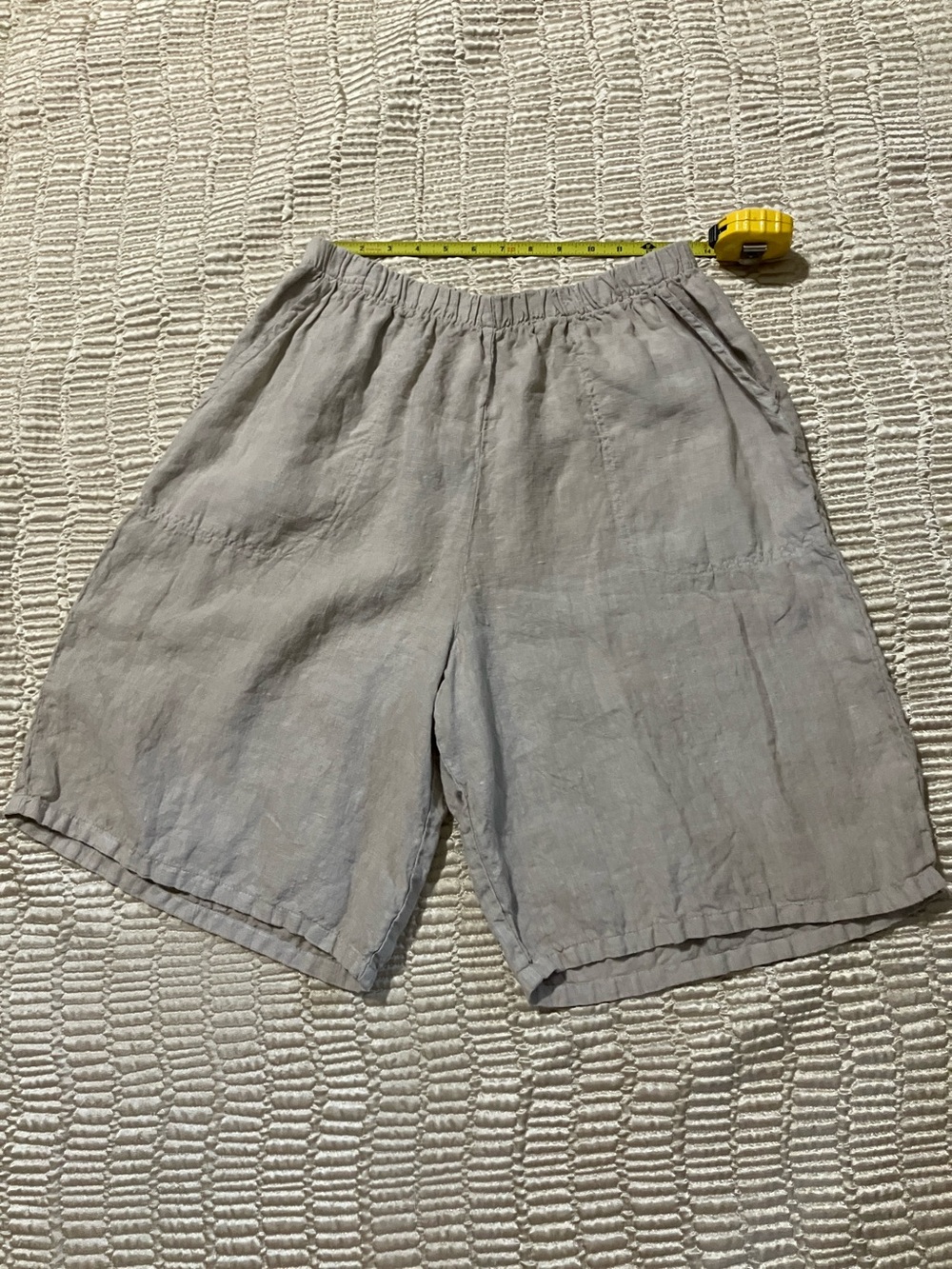 Match Point Linen Shorts, size medium. Khaki color.
